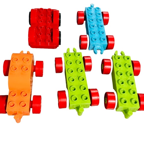 Lot Of Lego Duplo Building Blocks Cars Flowers & People - Picture 2 of 6